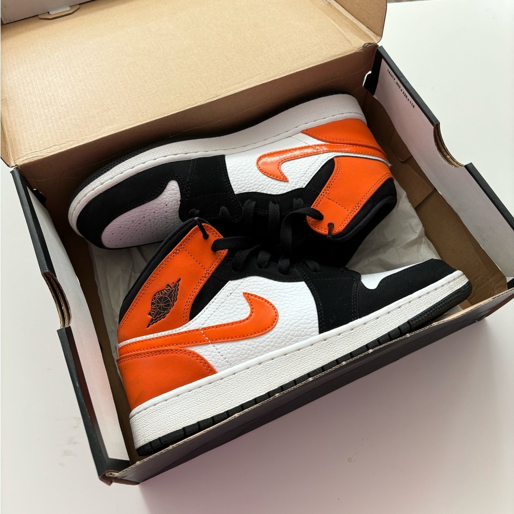 Jordan 1 mid Shattered backboard